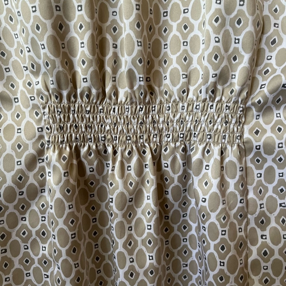 Banana Republic button down short sleeve blouse! - Picture 3 of 5